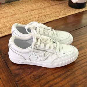 Vans Lowland sneakers in white leather